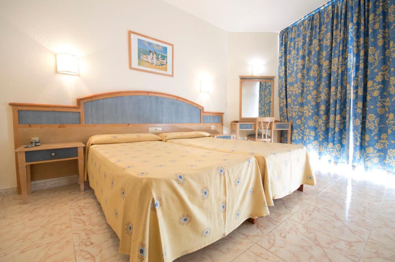 Azuline Hoteles Mar Amantis & II San Antonio  Eksteriør billede