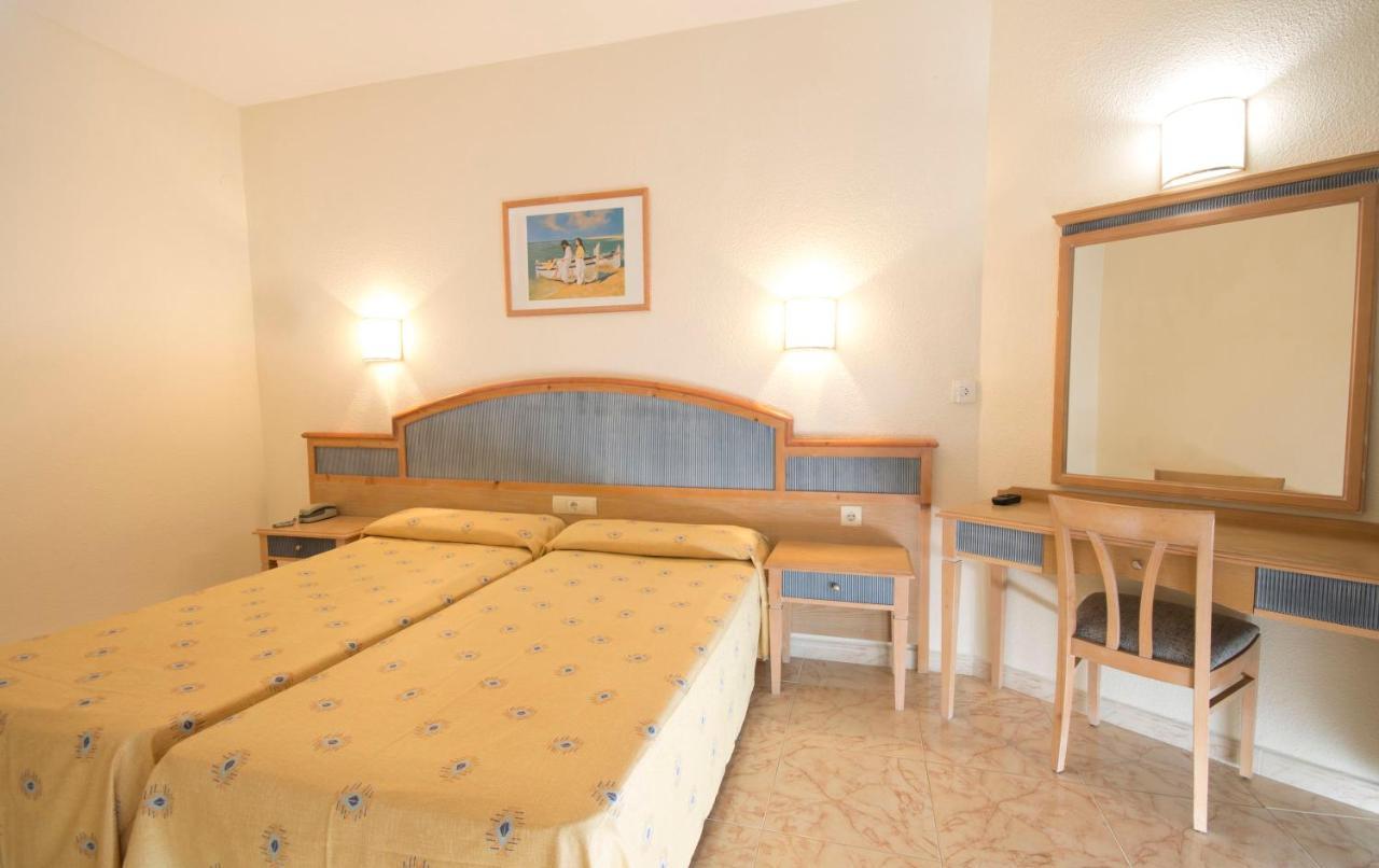 Azuline Hoteles Mar Amantis & II San Antonio  Eksteriør billede