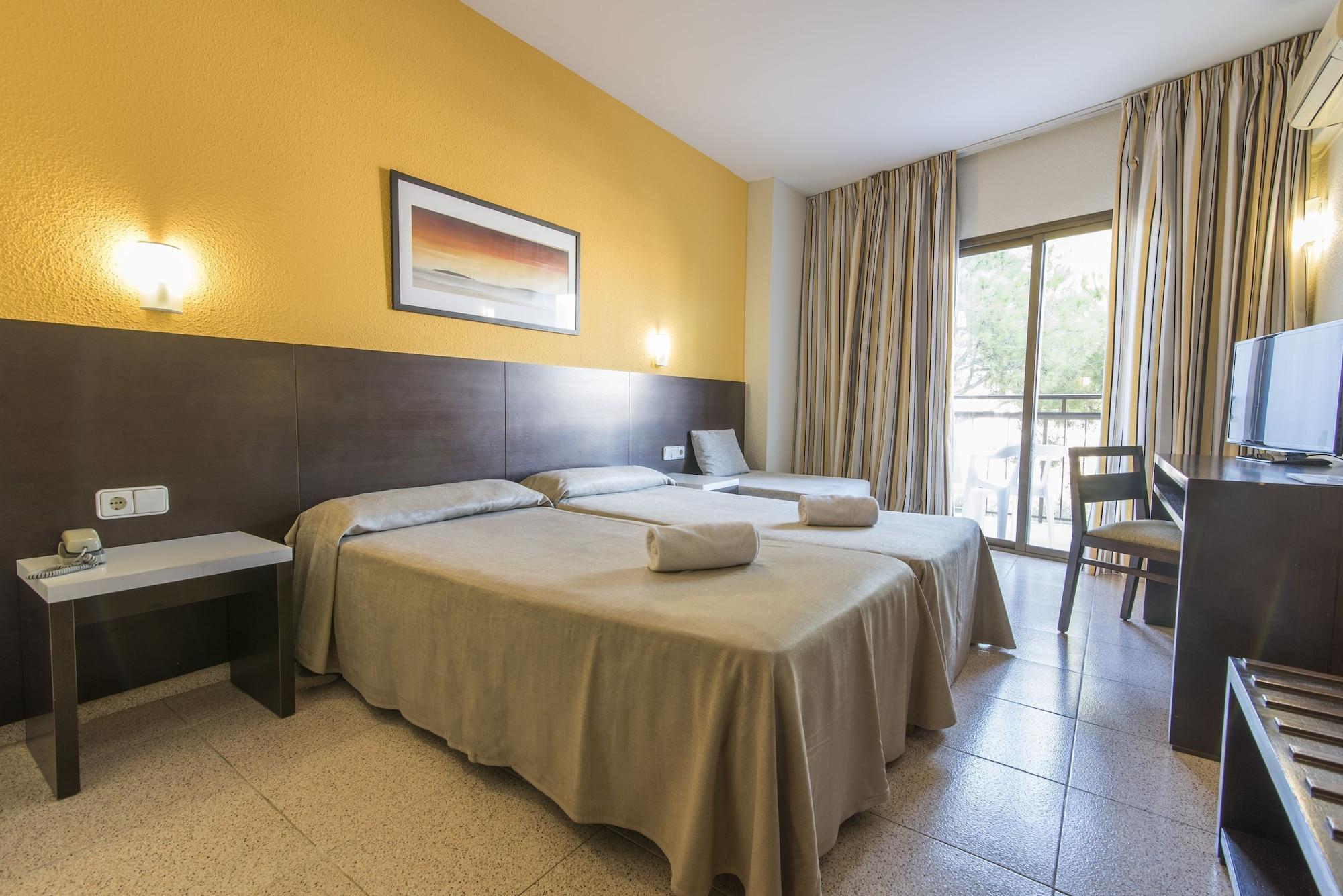 Azuline Hoteles Mar Amantis & II San Antonio  Eksteriør billede