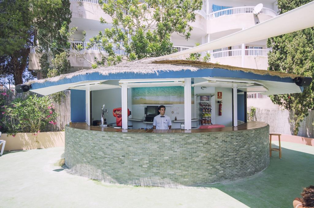 Azuline Hoteles Mar Amantis & II San Antonio  Eksteriør billede