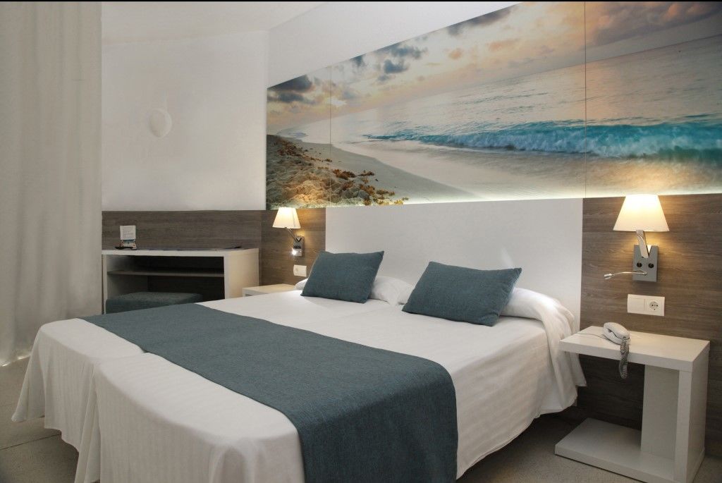 Azuline Hoteles Mar Amantis & II San Antonio  Eksteriør billede