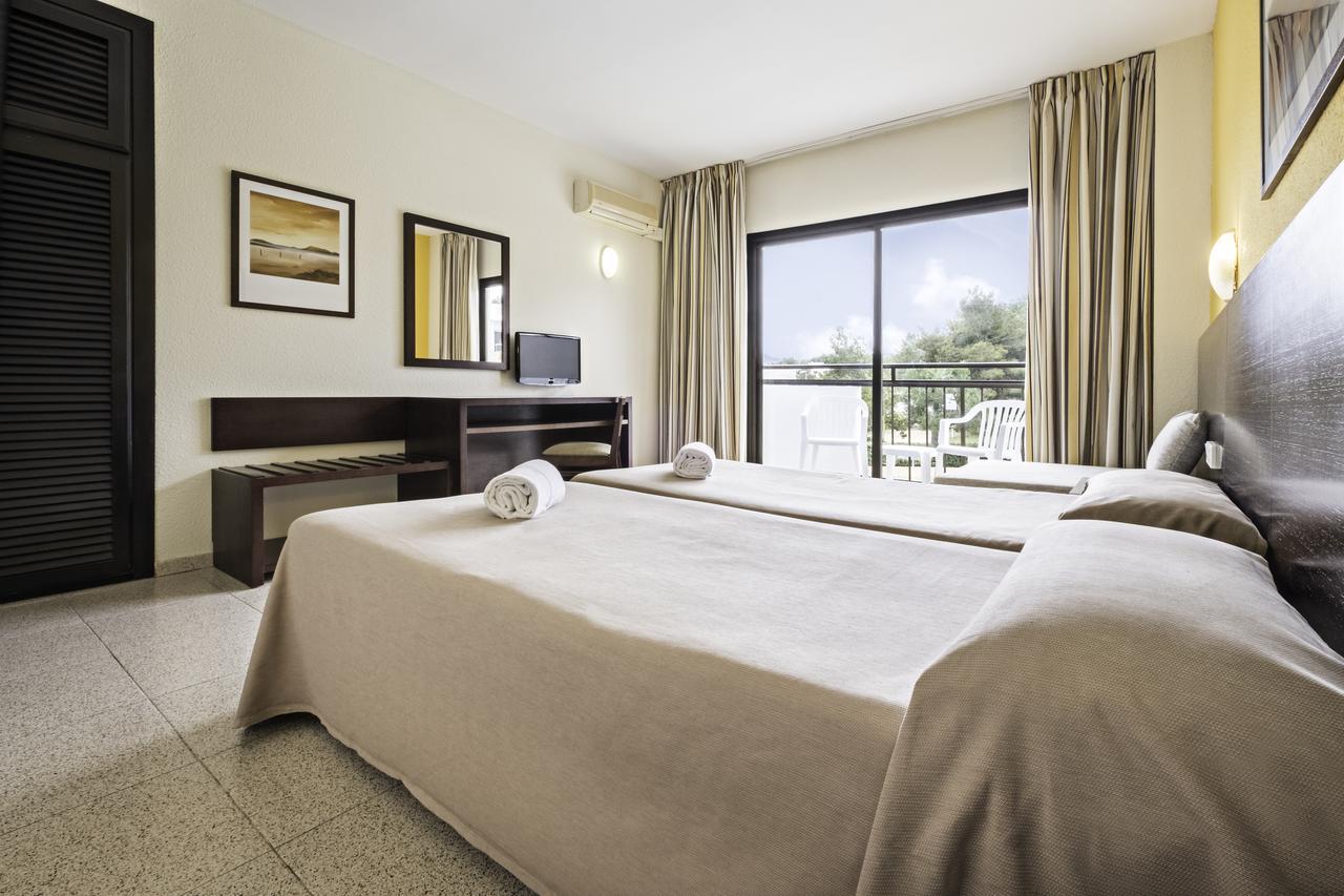 Azuline Hoteles Mar Amantis & II San Antonio  Eksteriør billede